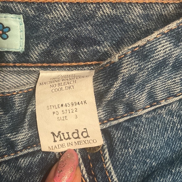 Cute 90’s Mudd bootcut jeans size 3! - Picture 2 of 5